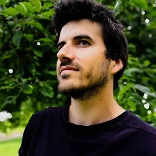 Portrait d'Alexis Crépel illustrant son interview HPI