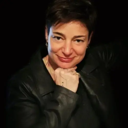 Portrait d'Aliénor Rouffet illustrant son interview HPI