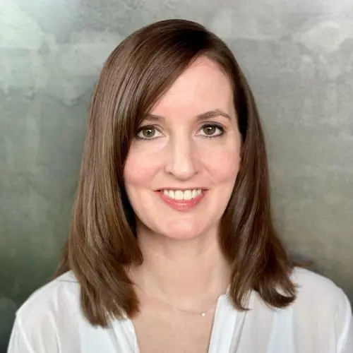 Portrait souriant d'Amy Clark, femme surdouée américaine